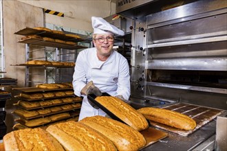 Erzgebirge Christmas stollen, there is also a stollen tradition in the Erzgebirge, the typical