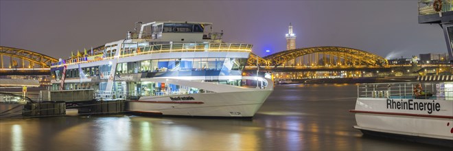 Excursion boat, boat landing stage, Rhine bank, Hohenzollern Bridge, Cologne, Rhineland, North