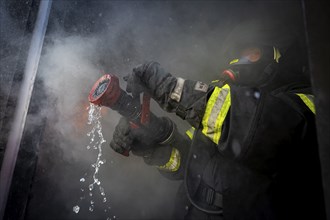 Hot training in the training container