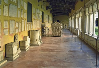 Cloister, sarcophagus, individual artefacts