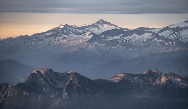 Hochvenediger, Evening mood, Silhouettes, Dramatic mountain landscape, View from Hochkönig,