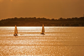 Sailors on Lake Cospuden