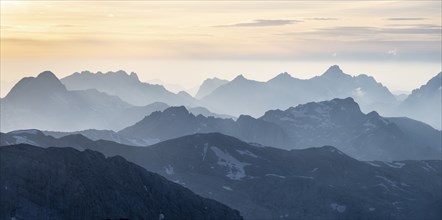 Evening mood, silhouettes, dramatic mountain landscape, view from Hochkönig, Salzburger Land,