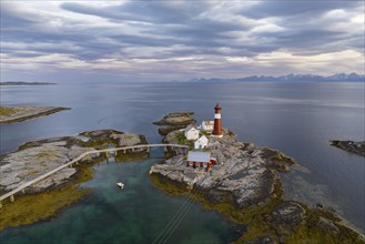 Tranoy Fyr Lighthouse, Tranoy Fyr, Lofoten in the back, Hamaroy, Ofoten, Vestfjord, Nordland,