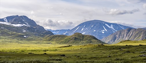 Barren mountain landscape, Knutshoe Mountain, Fjell, Oystre Slidre, Jotunheimen National Park,