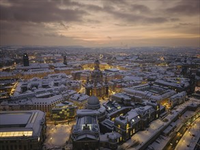 Church of Our Lady at Neumarkt with the historic Christmas market