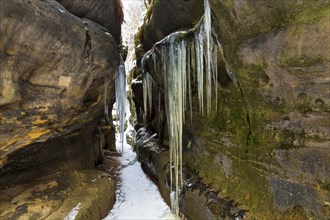 Icicles in the labyrinth on the Nikolsdorf walls