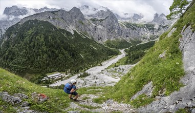 Höllentalangerhütte, mountaineer climbing Waxenstein, Wetterstein Mountains, Garmisch-Patenkirchen,