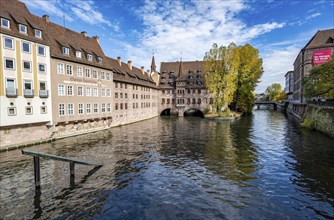 Heilig-Geist-Spital and river Pegnitz, in autumn, Old Town, Nuremberg, Middle Franconia, Bavaria,