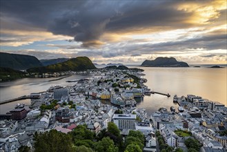 View of Alesund, Old Town and Harbour, Art Nouveau, Ã…lesund, More og Romsdal, Norway, Europe