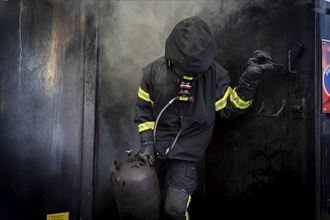 Hot training in the training container