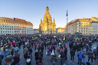 In Dresden, about 3, 000 people gathered on Neumarkt in front of the Church of Our Lady. On posters