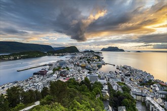 View of Alesund, Old Town and Harbour, Art Nouveau, Ã…lesund, More og Romsdal, Norway, Europe