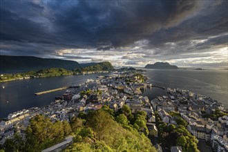 View of Alesund, Old Town and Harbour, Art Nouveau, Ã…lesund, More og Romsdal, Norway, Europe