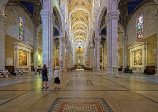 Nave and choir, Cathedral, Cattedrale di San Martino also Duomo di Lucca, Lucca, Tuscany, Italy,