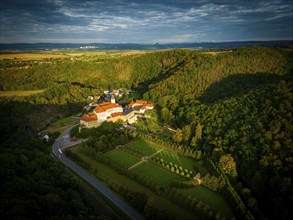 Weesenstein Castle rises on a rocky outcrop of nodular mica schist with quartzite inclusions above