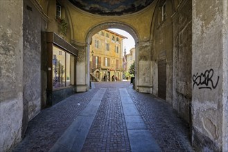 Porta Santa Maria, gateway to the old town, Centro storico, Saluzzo, Province of Cuneo, Piedmont,