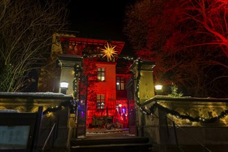 Christmas decorations at Villa Marie on the banks of the Elbe in Blasewitz