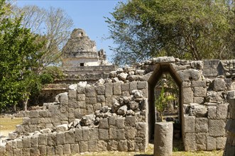 Temple of Panels and Observatory building, El Caracol, Chichen Itza, Mayan ruins, Yucatan, Mexico,