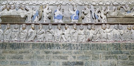 Detail, Romanesque rood screen with ancestors of Jesus, above it the death and coronation of Mary,