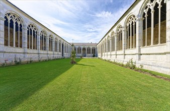 View of the inner courtyard, Camposanto Monumentale, Miracles Square, Piazza dei Miracoli also