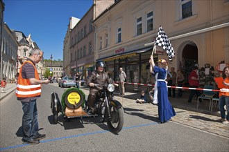 Sebnitz, town festival with classic car rally. The new flower girl Tina Häntzschel starts the