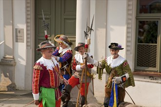 Pirna the members of the association Der Retter playfully re-enact the invasion of the Swedes in