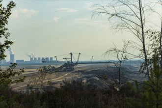 Stacker 1102 A2Rs-B 15400.120 distributes the overburden on the recultivation area in the Nochten