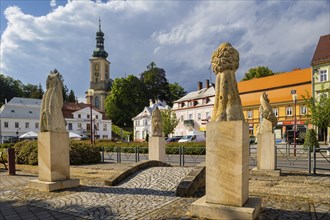 Krasna LÃ­pa (German Schönlinde) is a town with about 3500 inhabitants in the Okres DÄ›ÄÃ­n in the