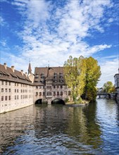 Heilig-Geist-Spital and river Pegnitz, in autumn, Old Town, Nuremberg, Middle Franconia, Bavaria,