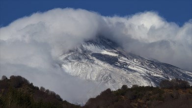 Snow-capped peaks, peaks shrouded in clouds, Etna, volcano, Eastern Sicily, Sicily, Italy, Europe