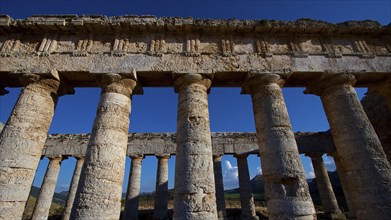 Evening light, Doric temple, side view, columns, chapter, entablature, Segesta, super wide angle