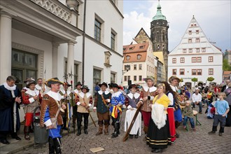 Pirna the members of the association Der Retter playfully re-enact the invasion of the Swedes in