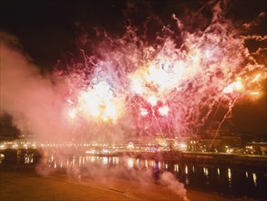 World record attempt on 26 November. At 7.30 pm sharp, the largest single pyrotechnic battery was