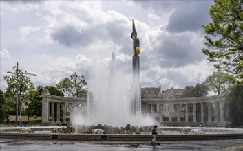 High-beam fountain, monument in honour of the soldiers of the Soviet army, Vienna, Austria, Europe