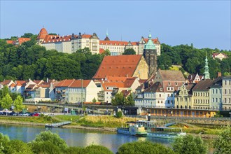 Pirna is a large district town and the administrative seat of the Sächsische Schweiz-Osterzgebirge