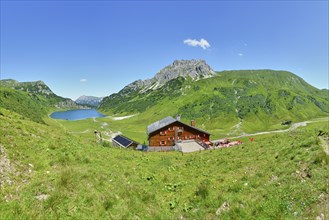 Tappenkarseehütte with Wildkarkopf, mountain lake, refuge, Radstätter Tauern, landscape