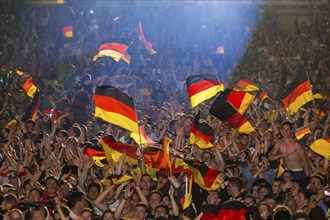 DEU Sachsen Dresden Public Viewing in Dresden Public Viewing on the banks of the Elbe in Dresden on