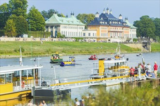 Pleasure gondolas in 1719 The 300th anniversary of the prince's wedding in 1719 was celebrated in