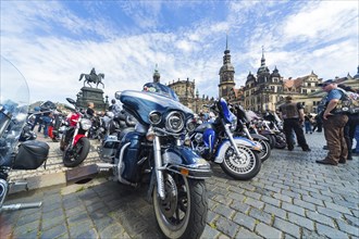 More than 5, 000 motorcyclists from Central Germany at protest against driving bans on Theaterplatz