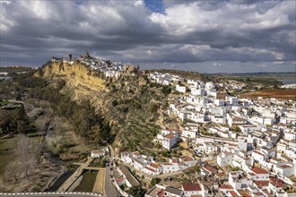 The white houses of Arcos de la Frontera seen from above, Andalusia, Spain, Europe