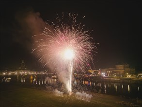 World record attempt on 26 November. At 7.30 pm sharp, the largest single pyrotechnic battery was