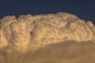 Dangers due to climate change, observation of a dramatic looking thunderstorm, front, here observed