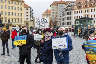 In Dresden, people gathered again on Neumarkt in front of the Church of Our Lady. On posters and