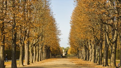 The former summer residence of the Saxon royal family is the largest chinoise palace complex in