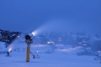 In anticipation of easing of the corona-induced logdown, the ski slope in Altenberg in Saxony's Ore