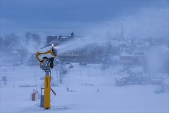 In anticipation of easing of the corona-induced logdown, the ski slope in Altenberg in Saxony's Ore