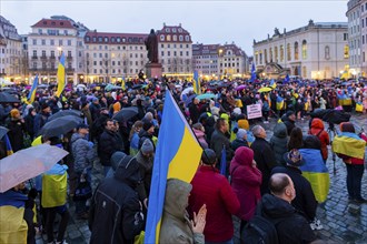 On the first anniversary of the Russian invasion of Ukraine, a large solidarity rally of Dresdeners