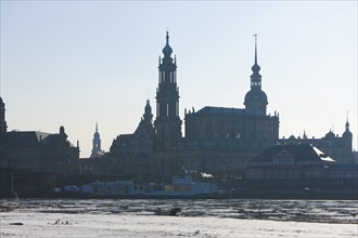 Ice drift on the Elbe in Dresden