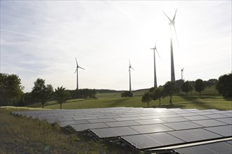 Windraeder und Solarfelder bei Lichtenau, 31.05.2023